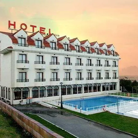 فندق Restaurante Glasgow Villadesuso