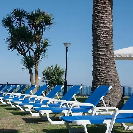 فندق Restaurante Glasgow Villadesuso